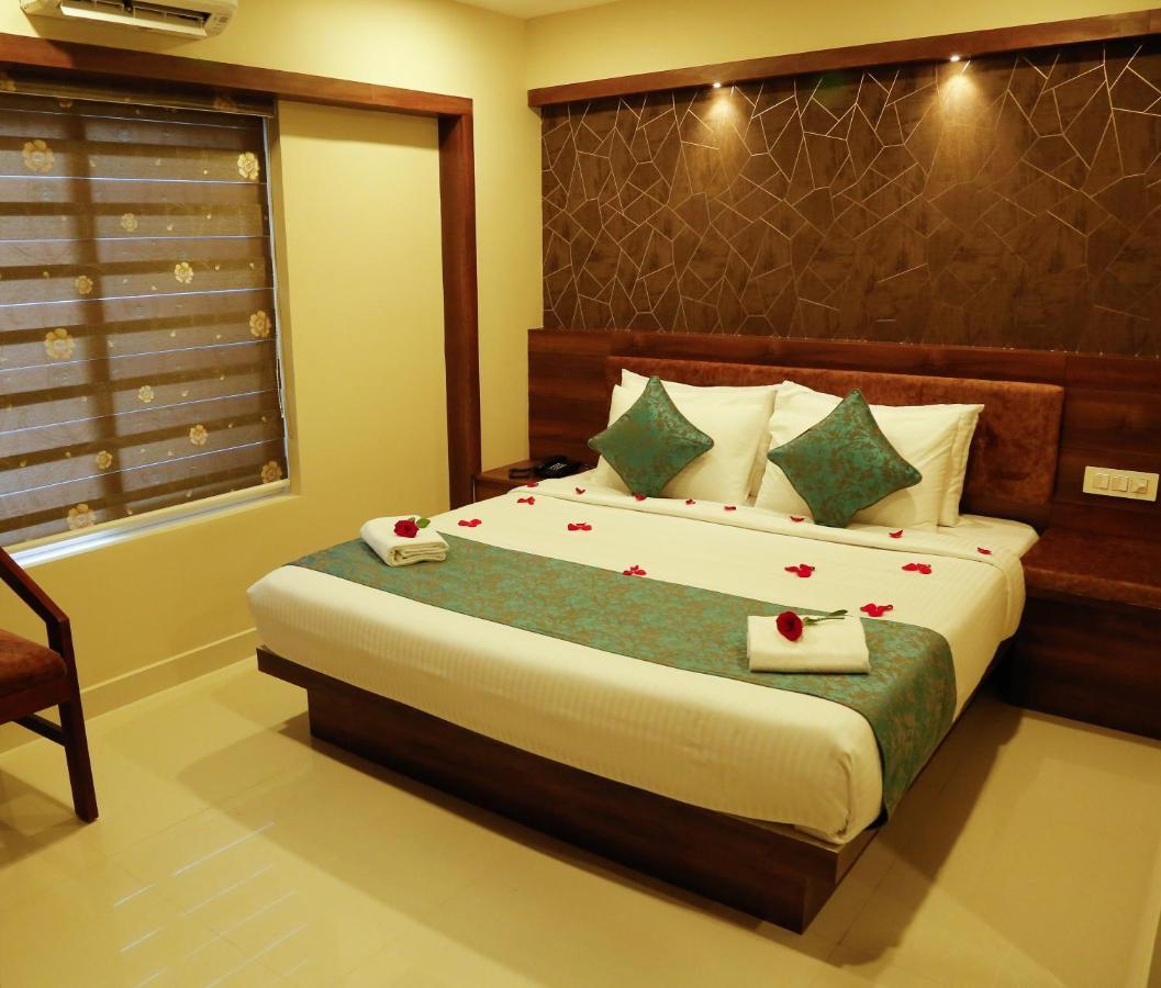 Hotel Crystals Cove Thekkady Ngoại thất bức ảnh